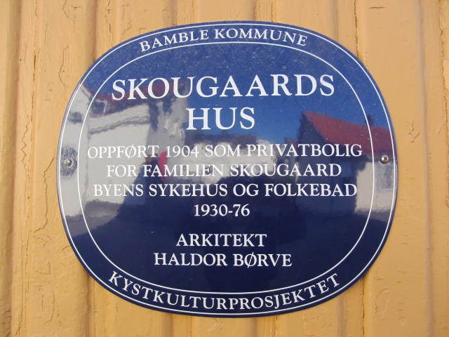 IMG_0698 Skougaards hus plakett