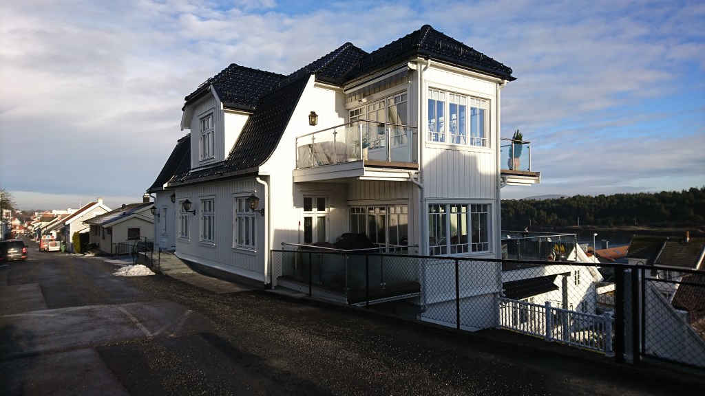 Storgata 28, Langesund. Sett fra sydvest.